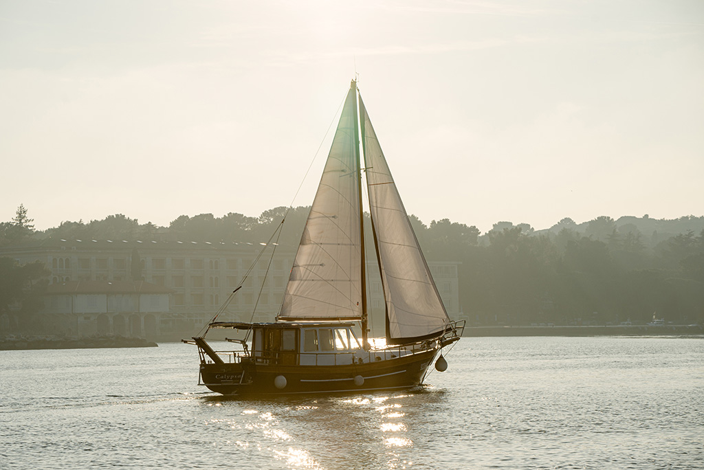 Lux Nautic - Calypsa sailing boat