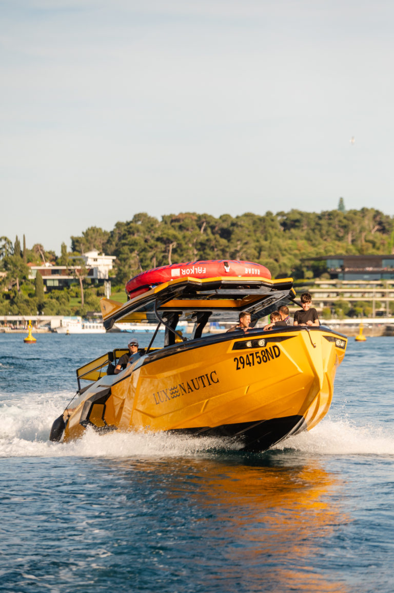Lux Nautic Raptor — Coastal Bow