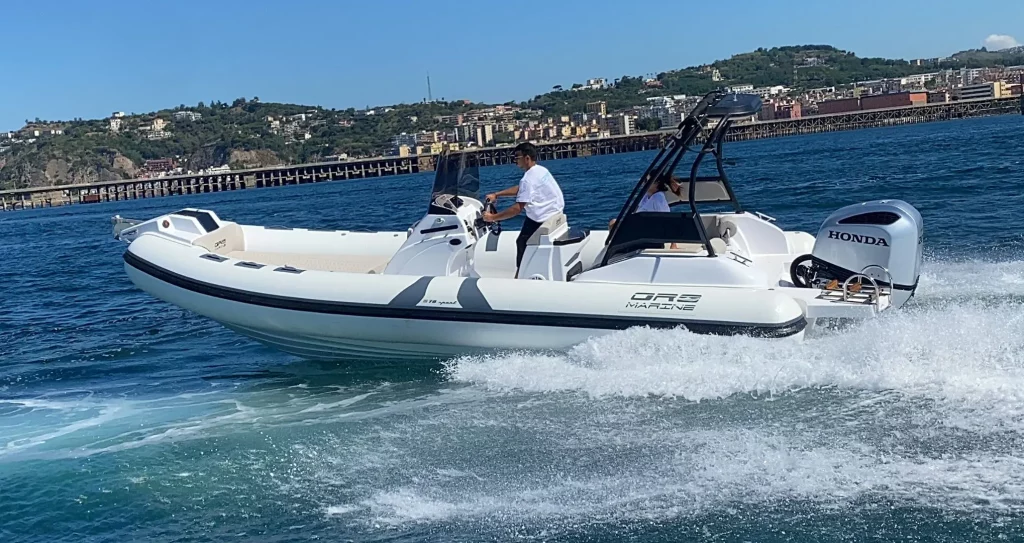 The 7.8 m taxi boat