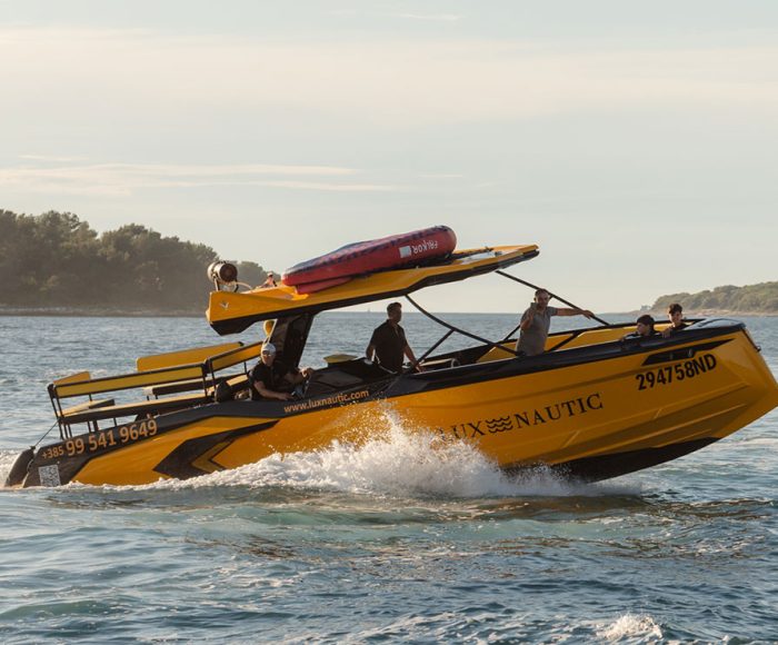 Lux Nautic Raptor — Feature About