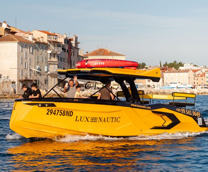 Lux Nautic Raptor — Feature Sundeck